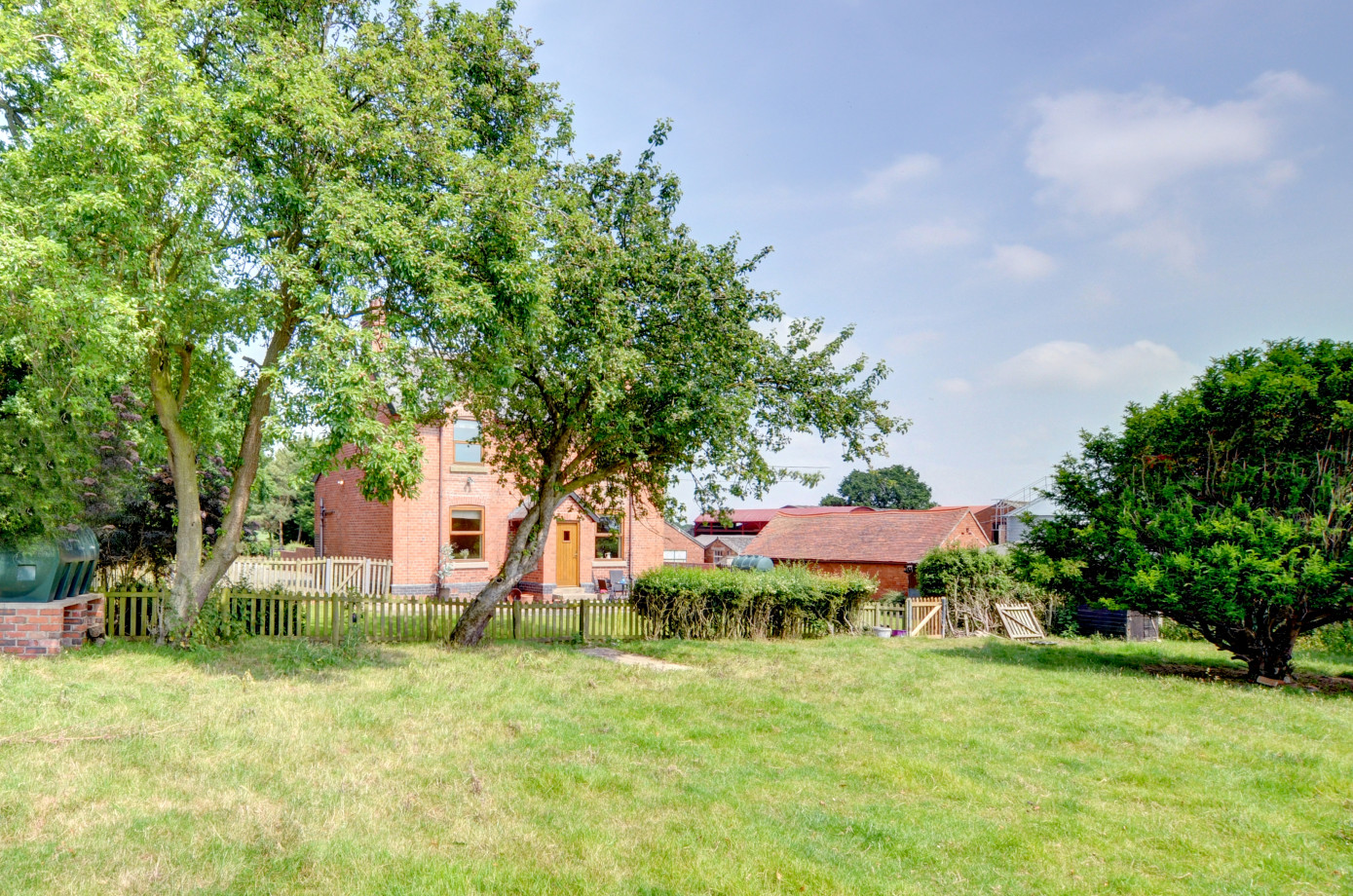 The Old Farmhouse (WAF253) Best of Wales